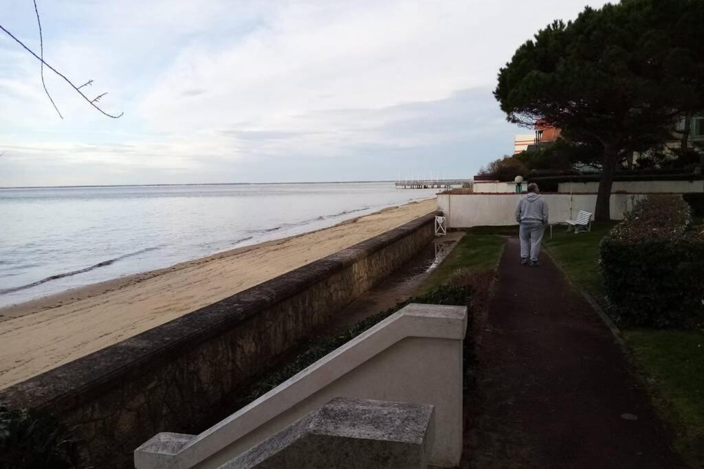 Appart Sur La Plage Pied Dans L Eau Avec Terrasse Jardin Vue Sur Le Bassin Depuis La Terrasse , Parking Arcachon Exterior photo